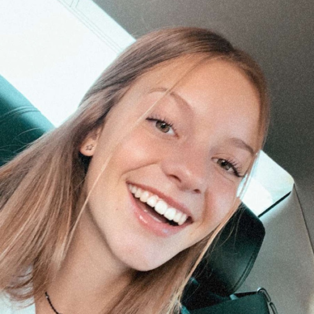 Meet your Posher, Lauren